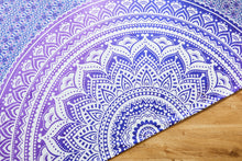 Lade das Bild in den Galerie-Viewer, Collido Mandala Wandtuch aus Indien | 100% Baumwolle | ca. 210x220 cm | Indischer Wandteppich als Überwurf oder Tagesdecke für Couch / Bett Queen Size