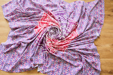 Lade das Bild in den Galerie-Viewer, Collido Mandala Wandtuch aus Indien | 100% Baumwolle | ca. 210x220 cm | Indischer Wandteppich als Überwurf oder Tagesdecke für Couch / Bett Queen Size