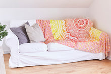 Lade das Bild in den Galerie-Viewer, Collido Mandala Wandtuch aus Indien | 100% Baumwolle | ca. 210x220 cm | Indischer Wandteppich als Überwurf oder Tagesdecke für Couch / Bett Queen Size