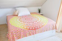 Lade das Bild in den Galerie-Viewer, Collido Mandala Wandtuch aus Indien | 100% Baumwolle | ca. 210x220 cm | Indischer Wandteppich als Überwurf oder Tagesdecke für Couch / Bett Queen Size