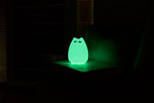 Lade das Bild in den Galerie-Viewer, Collido Fluoreszenz Nachtlicht | Glowing Cat Night Light | Glow In The Dark Katzen-Leuchte | Süßes fluoreszierendes Schlaflicht für Kinder und Babys