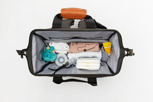 Collido Baby Wickelrucksack | Wickeltasche mit Wickelunterlage | Wasserabweisend | 12 Fächer ca. 28 Liter | Der große Reise-Rucksack für Mamas